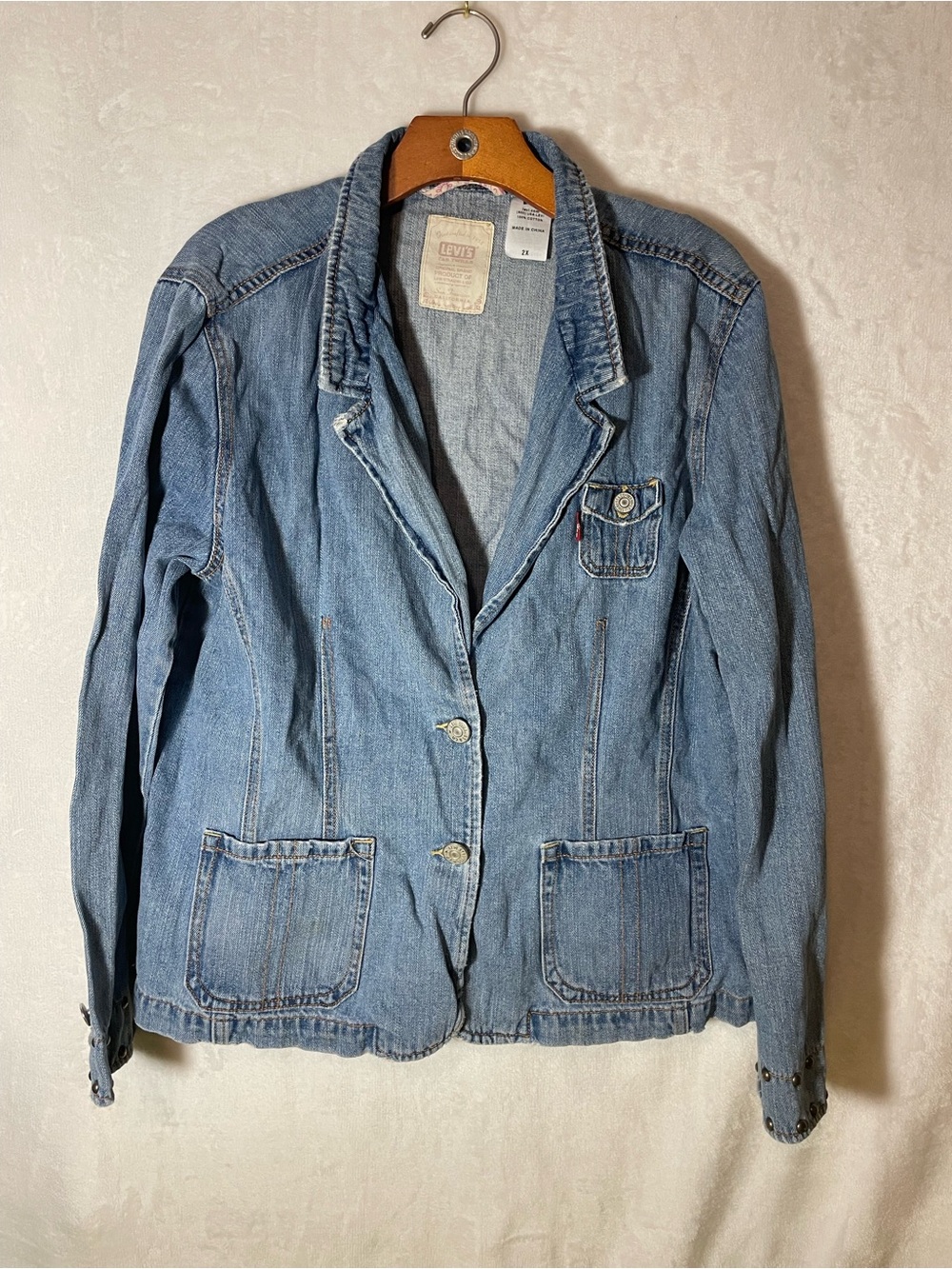 VTG Levi's Distressed Denim Blazer-Style Jean Jacket With Metal Detailed Sleeves